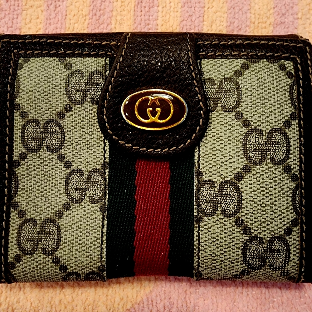 Vintage GUCCI GG compact wallet